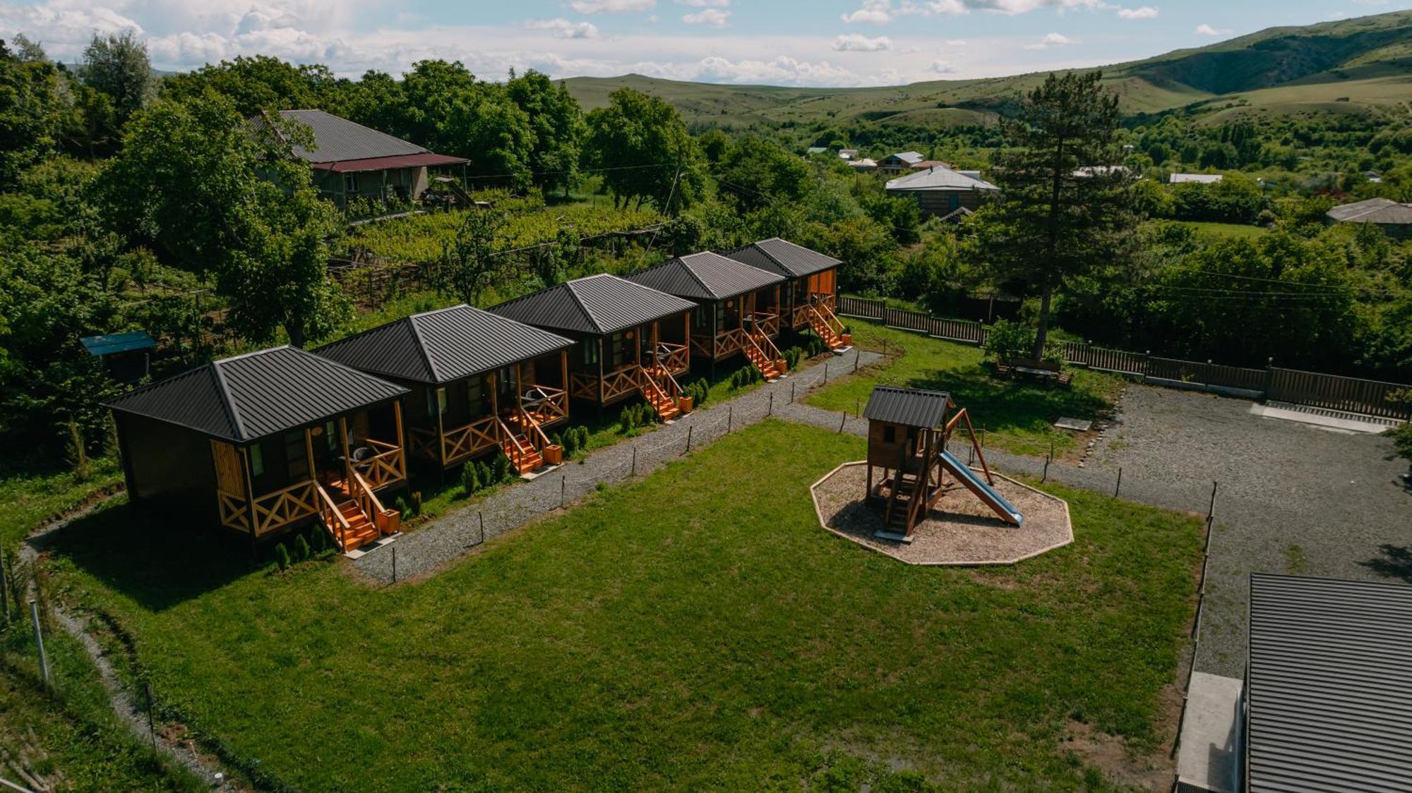 Chateau Ateni Cottages กอริ ภายนอก รูปภาพ